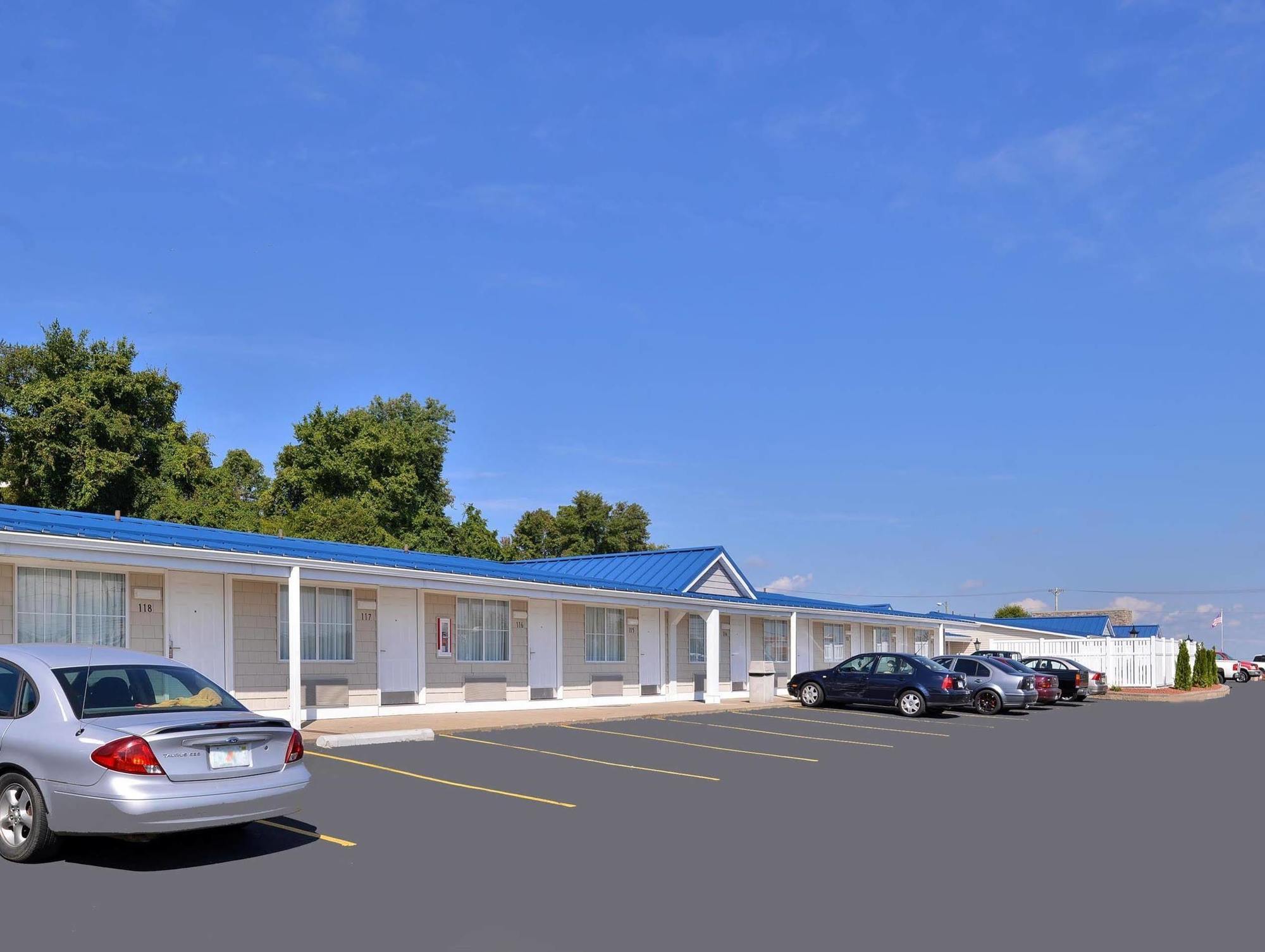 Americas Best Value Inn & Suites St Clairsville Wheeling St. Clairsville Εξωτερικό φωτογραφία